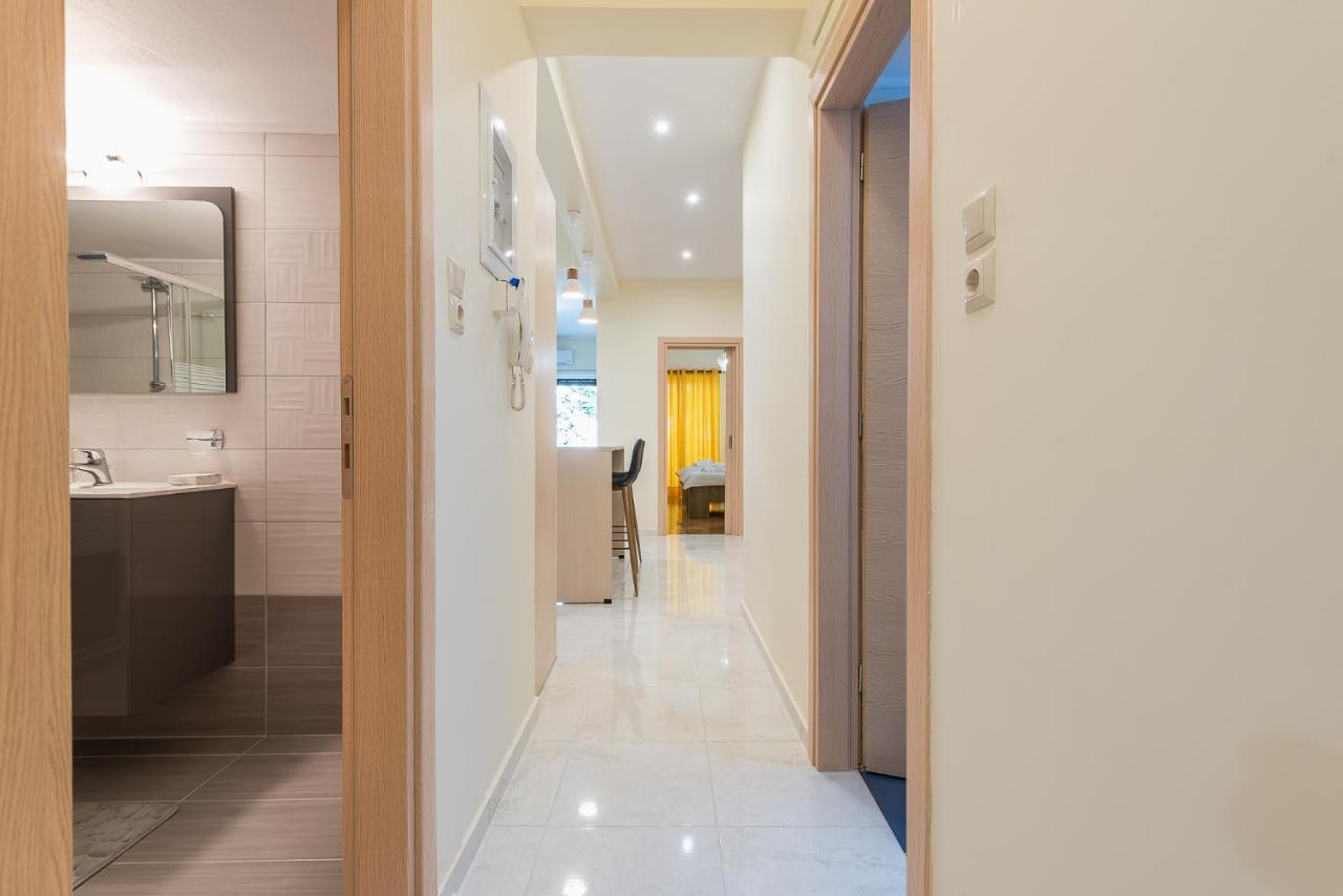 Elegant Home In Quiet Street By Cloudkeys Atenas Exterior foto